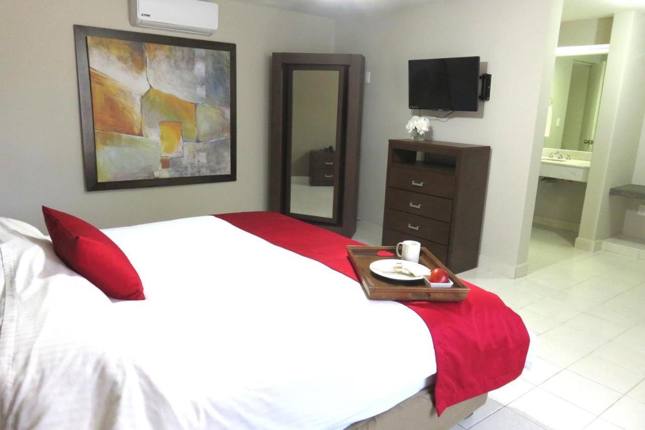 Hotel Huizache Сальтильо Экстерьер фото