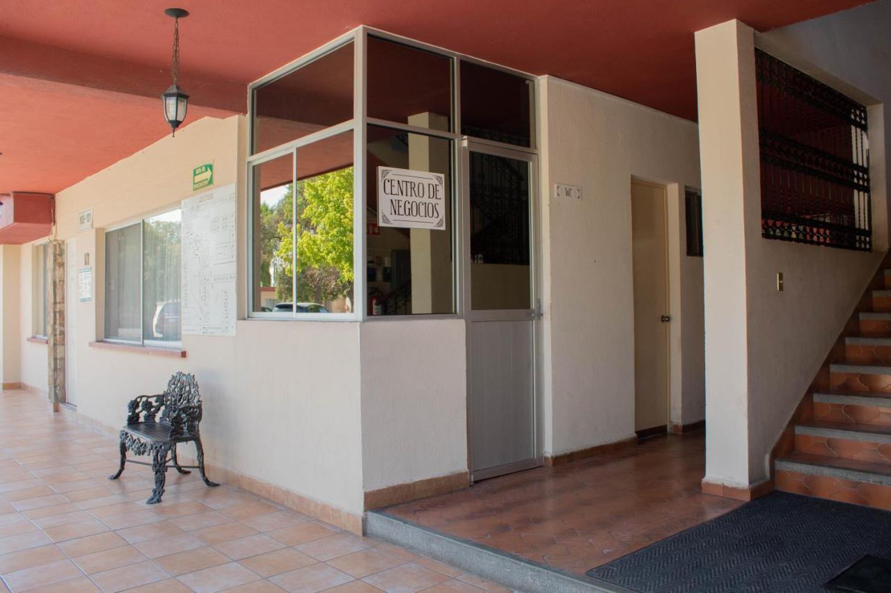 Hotel Huizache Сальтильо Экстерьер фото