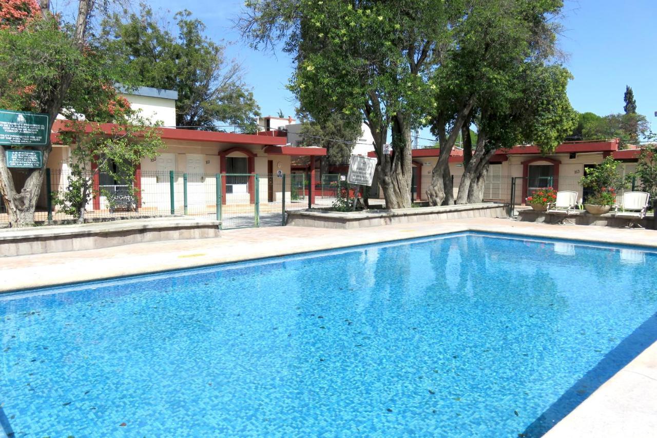 Hotel Huizache Сальтильо Экстерьер фото