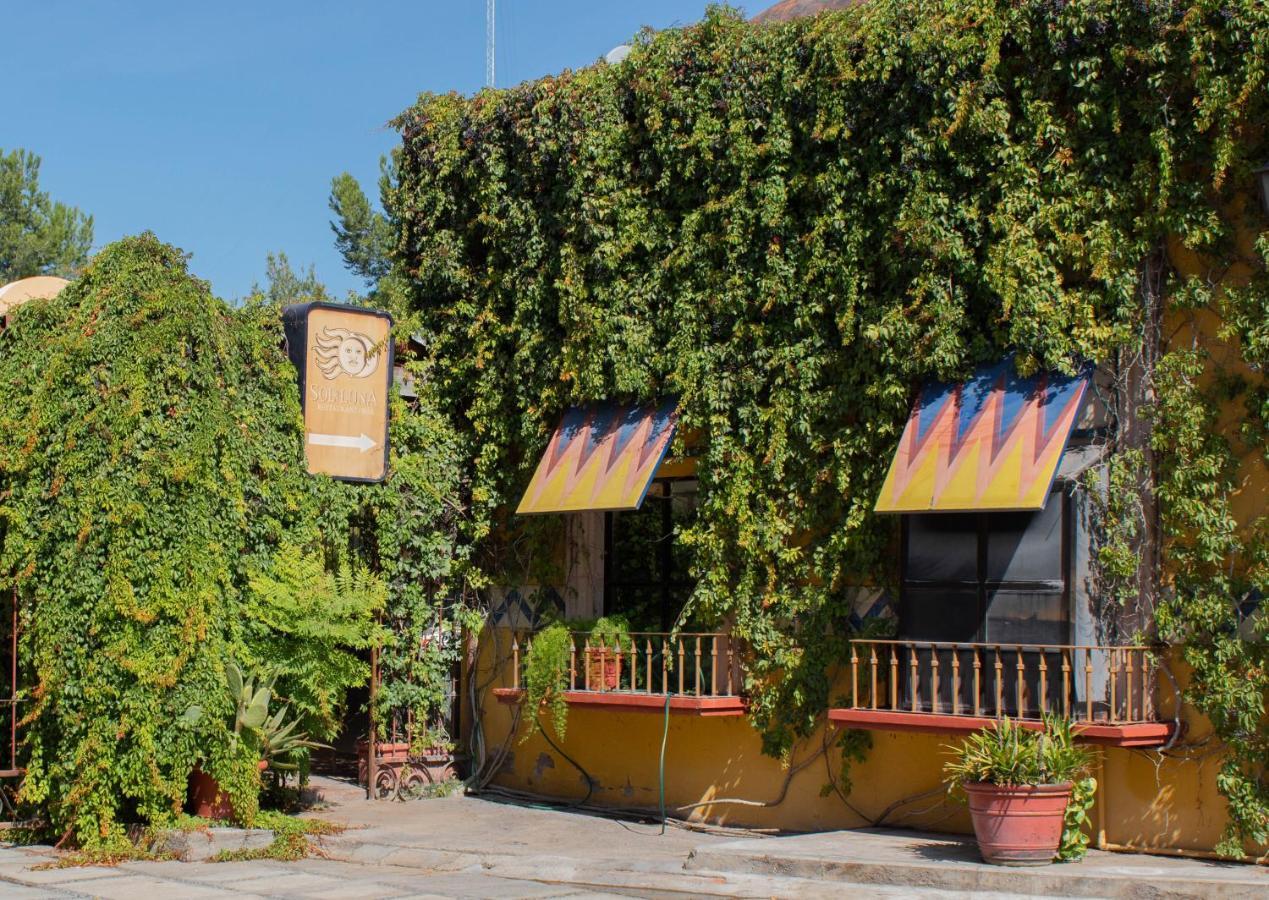 Hotel Huizache Сальтильо Экстерьер фото