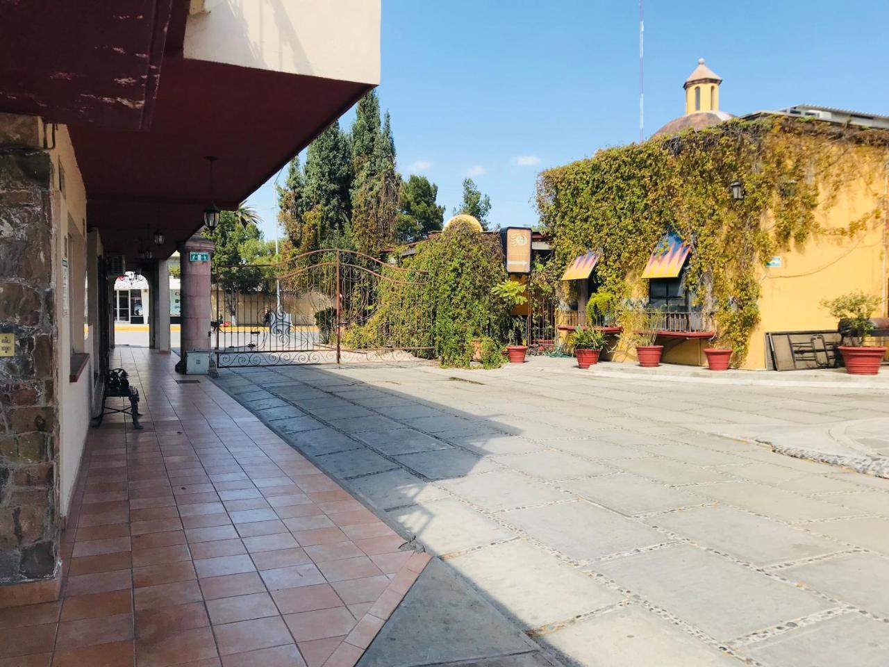 Hotel Huizache Сальтильо Экстерьер фото