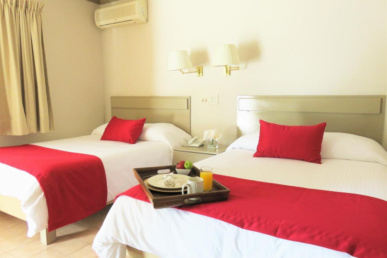 Hotel Huizache Сальтильо Экстерьер фото